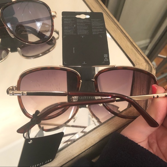 NWT *BRAND NEW* Sunglasses (Pair of 2!) - Picture 3 of 4